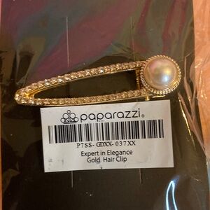 Paparazzi Gold Clip with Pearl Detail